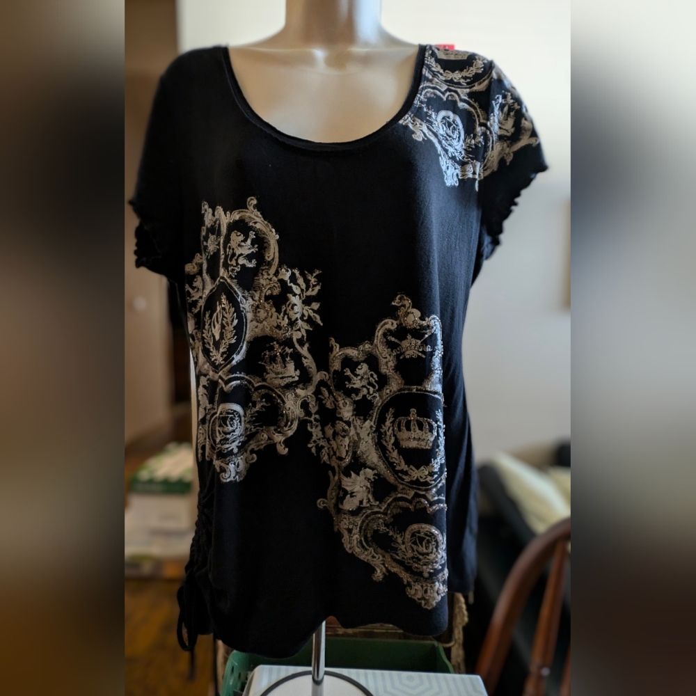 EUC Tapemeasure Black/Gold Beaded Top